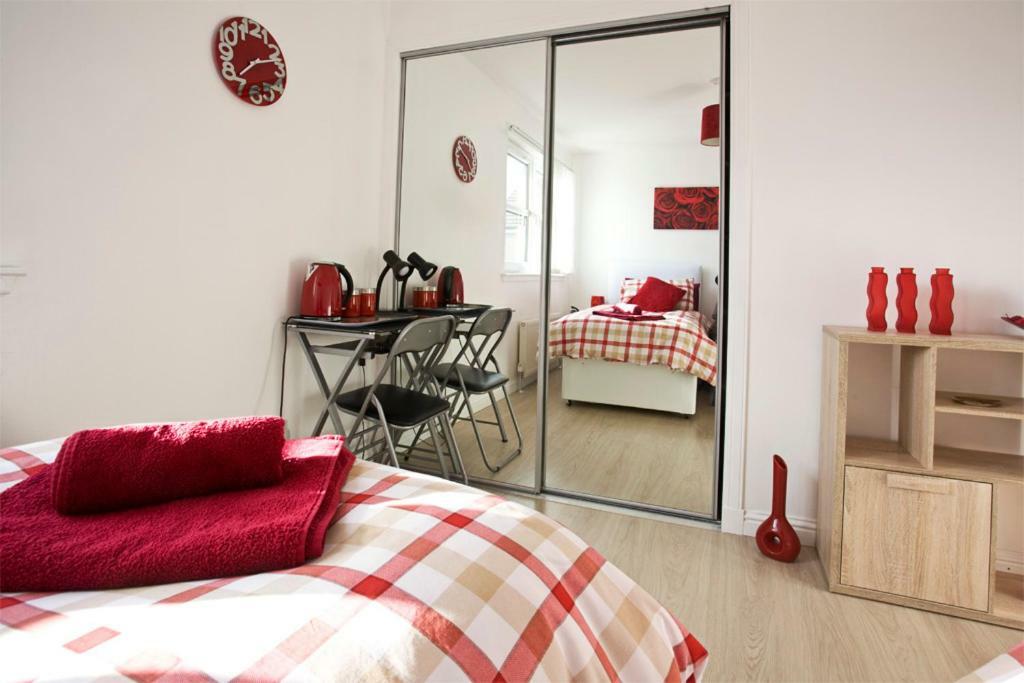 Gala Rooms Homestay - Free Parking เอดินบะระ ภายนอก รูปภาพ